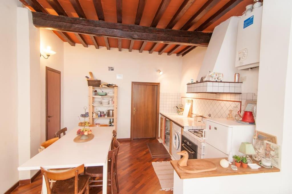 Romantic Apt In San Frediano Florence Exterior photo
